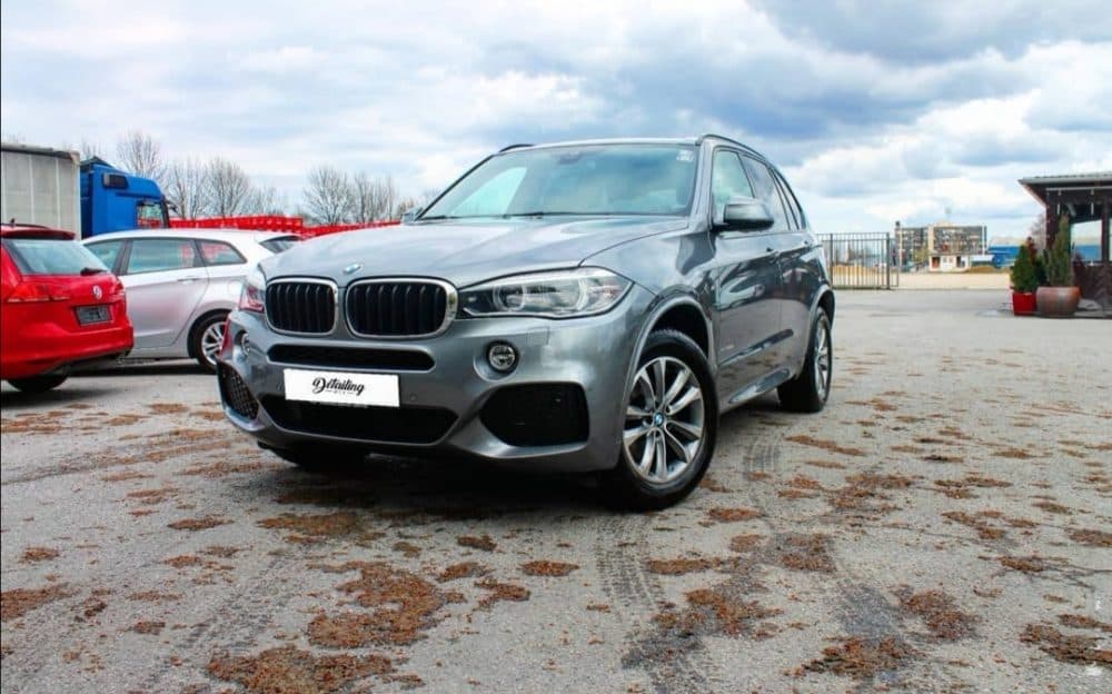 Kako Ukloniti Insekte sa Automobila - Ljetni Vodič
